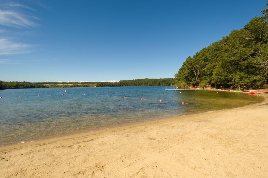 Отель Sun Retreats At Peters Pond Сэндвич Экстерьер фото