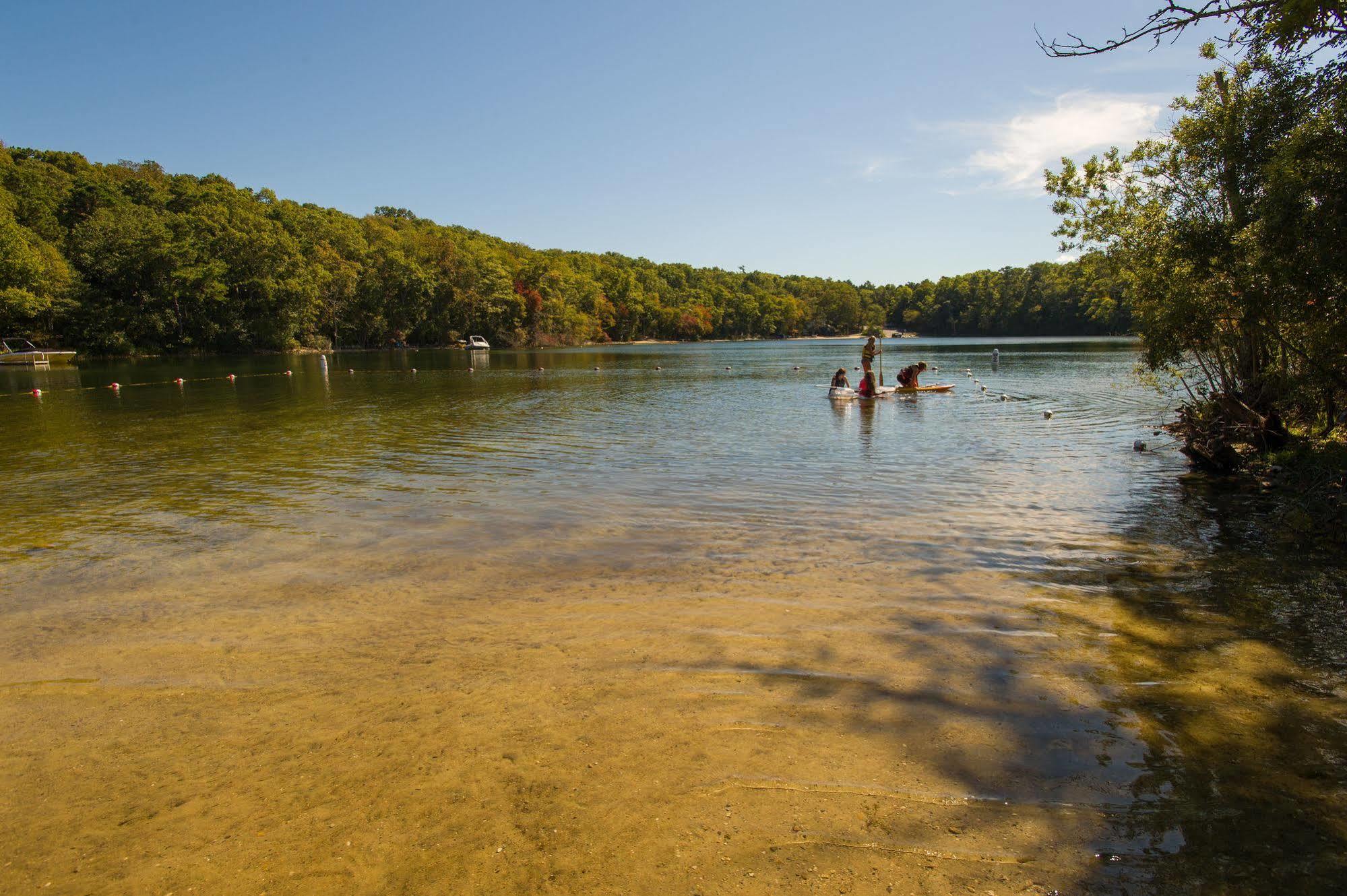 Отель Sun Retreats At Peters Pond Сэндвич Экстерьер фото